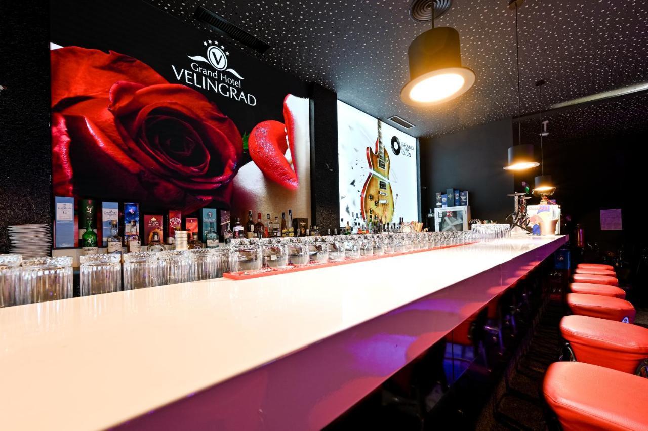 Grand Hotel Velingrad Exteriér fotografie Bar