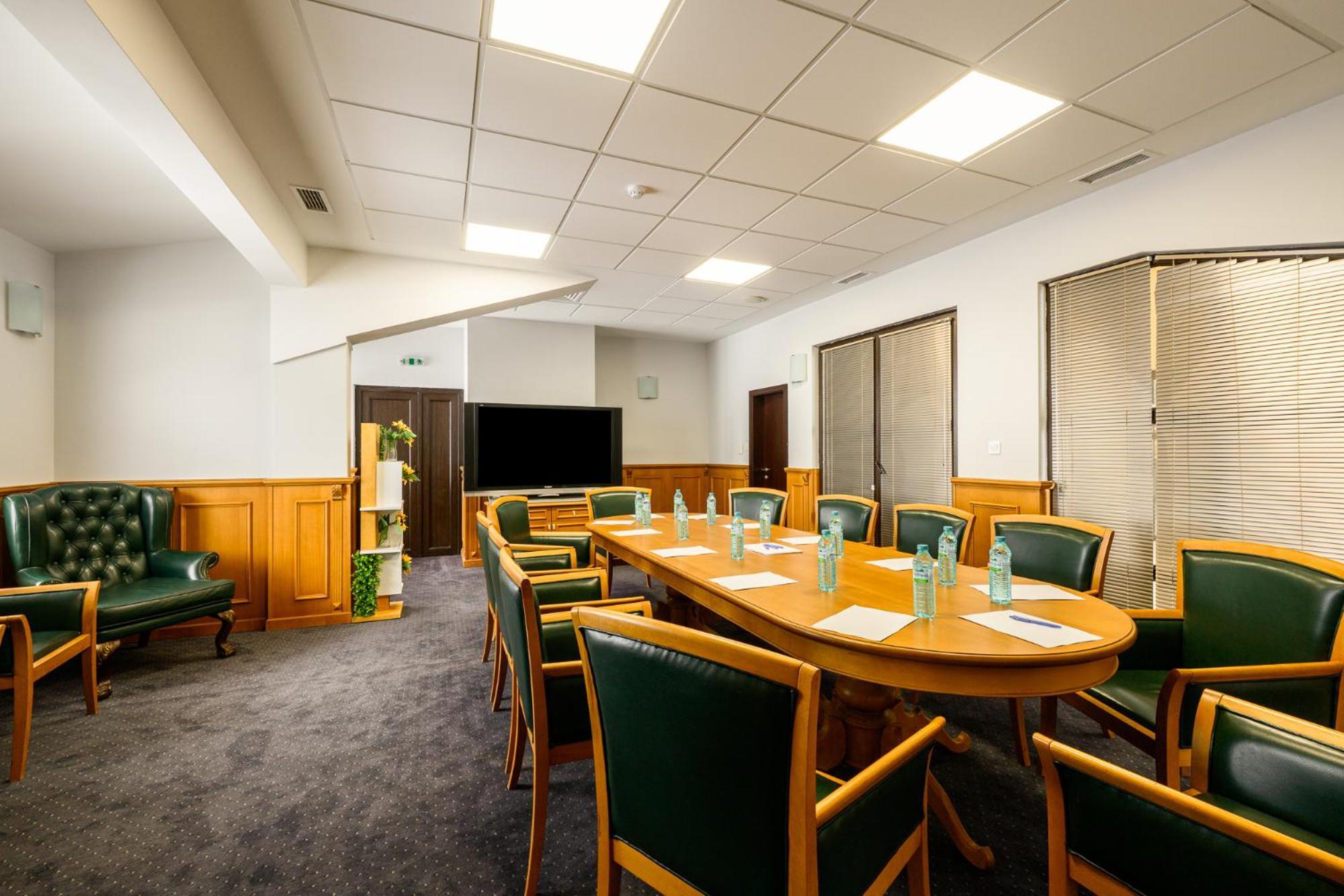 Grand Hotel Velingrad Exteriér fotografie The boardroom at the Royal Society