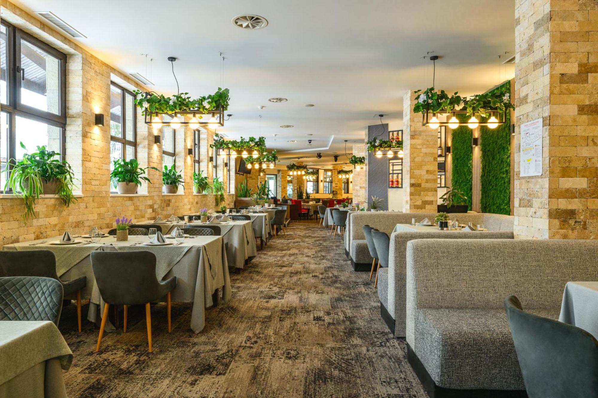 Grand Hotel Velingrad Exteriér fotografie Restaurant interior